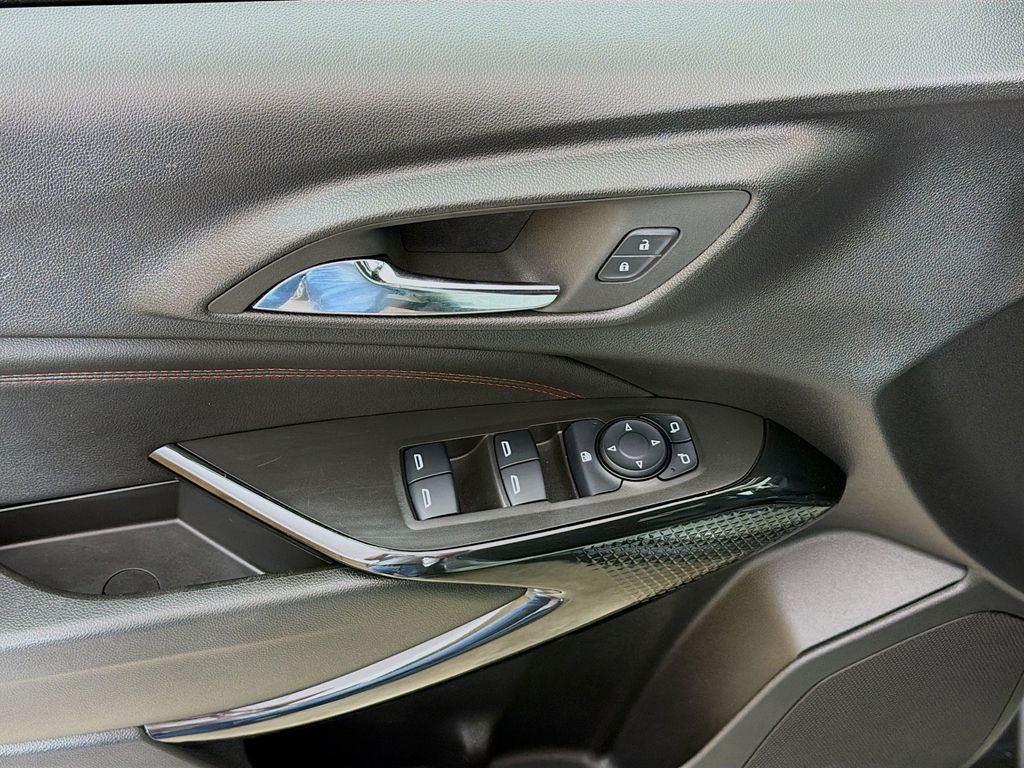 Used 2024 Green Chevrolet 2RS image 27