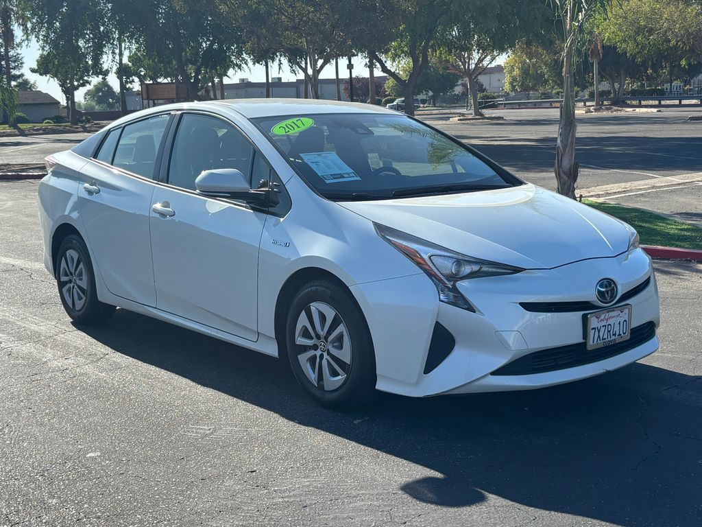 Thumbnail: 2017 Toyota Prius - 3