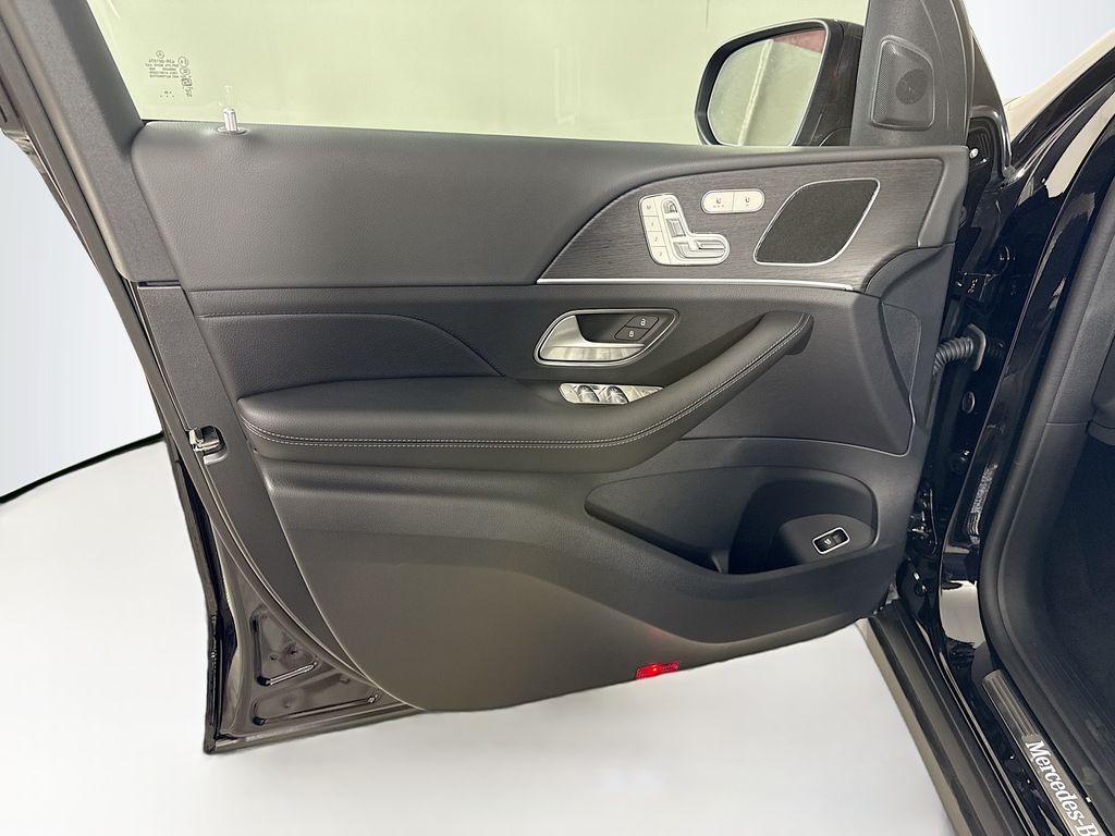 Thumbnail: 2026 Mercedes-Benz GLE - 25