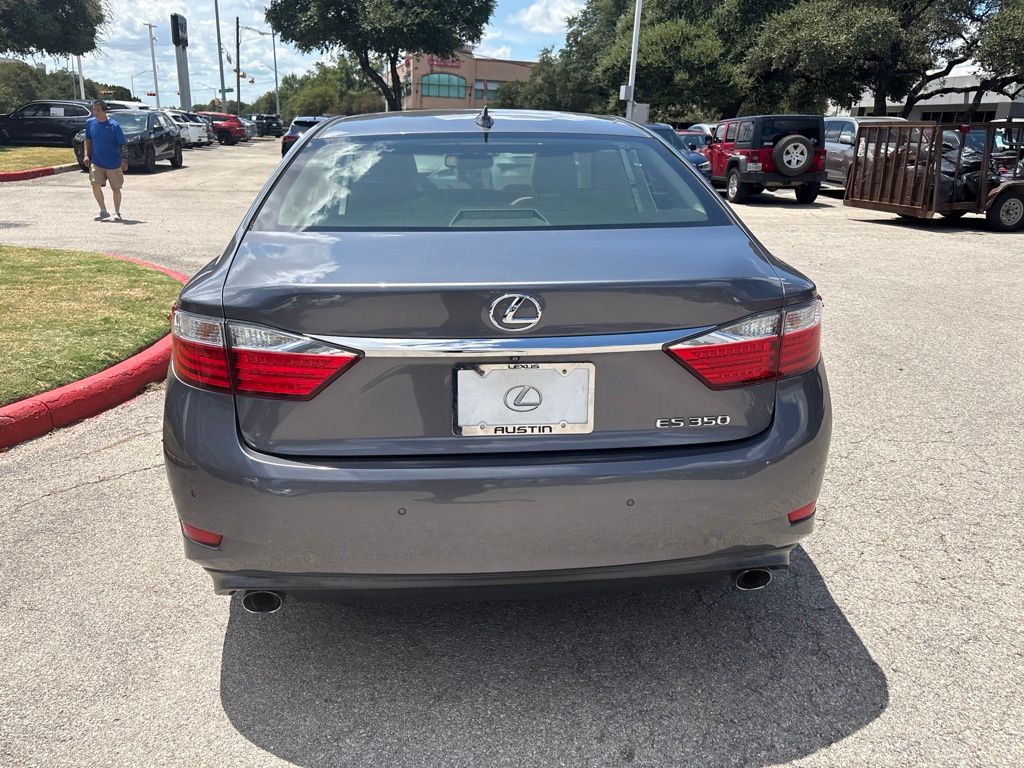 Thumbnail: 2015 Lexus ES - 4