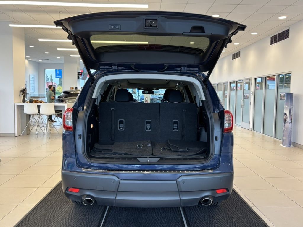2023 Subaru Ascent Onyx Edition photo 4