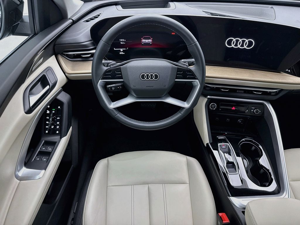 Thumbnail: 2025 Audi Q5 - 10