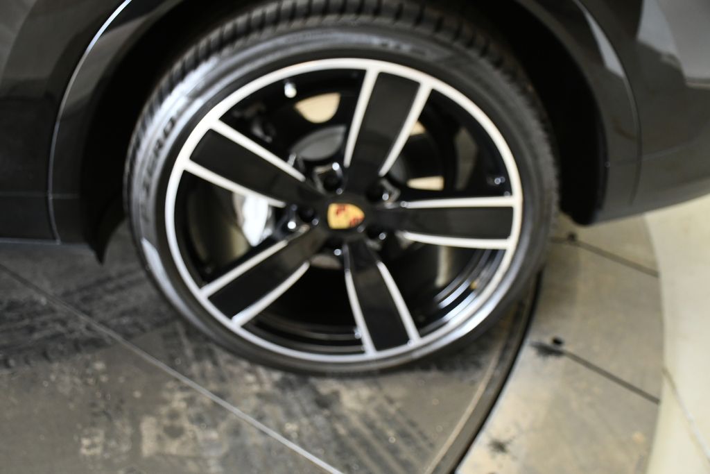 Thumbnail: 2026 Porsche Panamera - 15