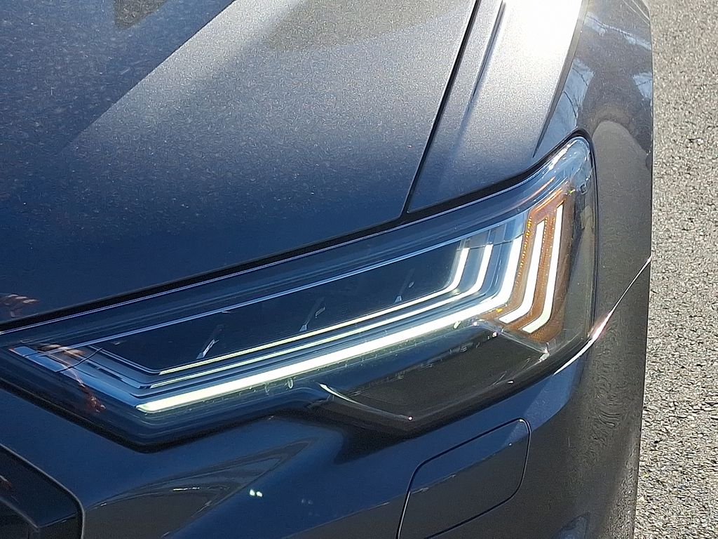 Thumbnail: 2021 Audi S6 - 9