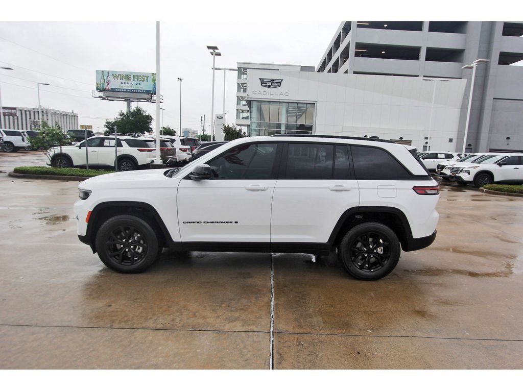2025 Jeep Grand Cherokee Altitude - 2