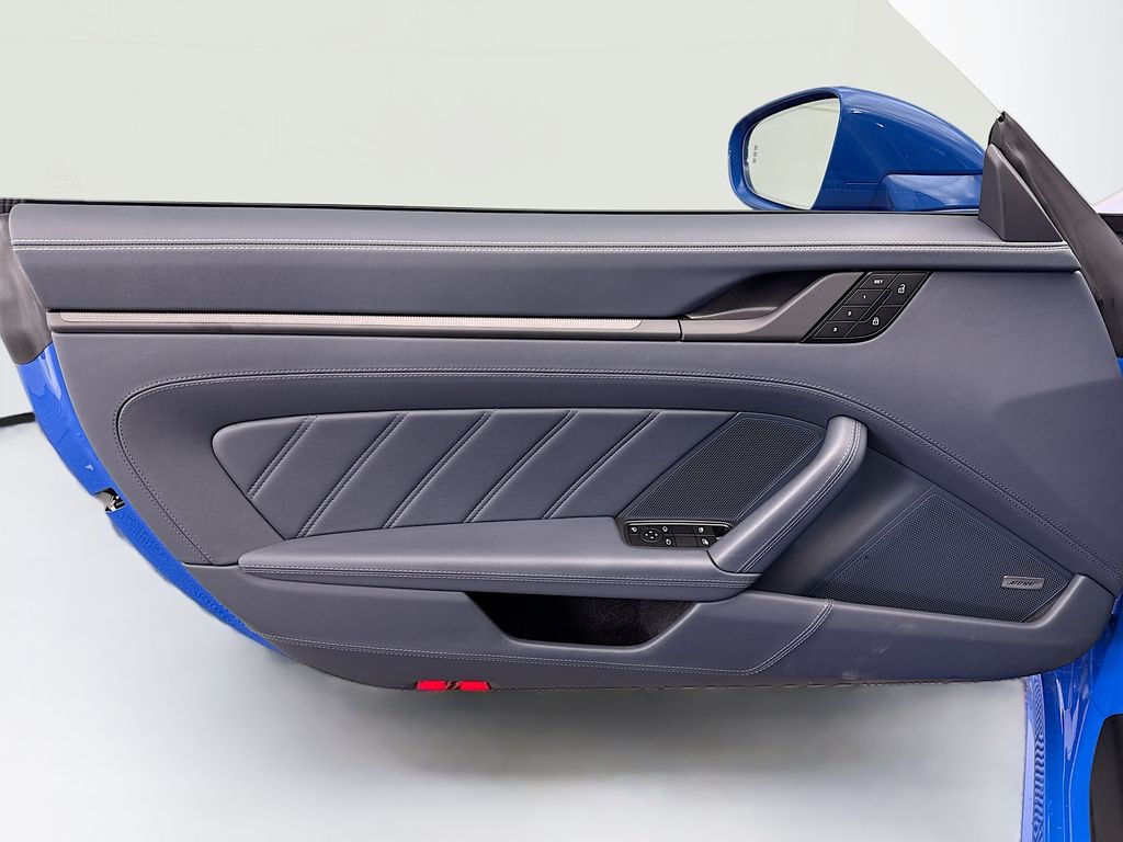 Thumbnail: 2025 Porsche 911 - 25