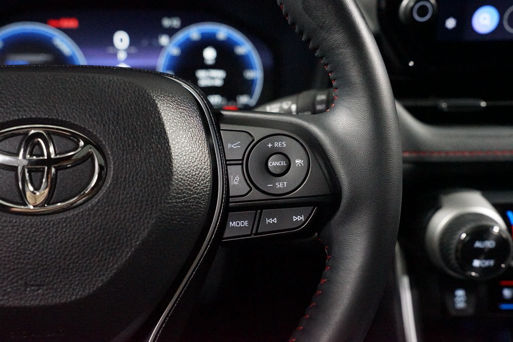 Thumbnail: 2025 Toyota RAV4 - 13