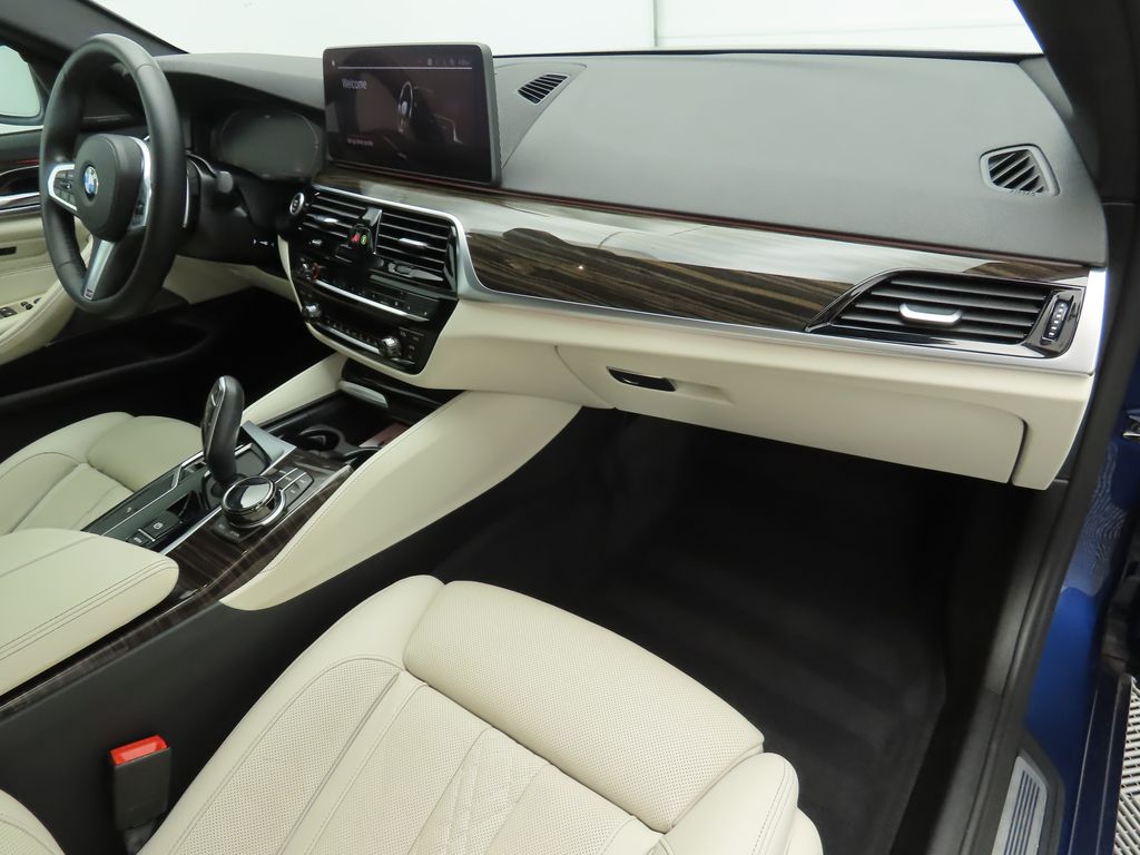 2022 BMW 5 Series 540i 17