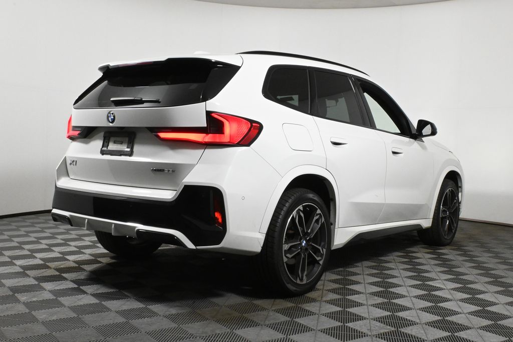 Thumbnail: 2023 BMW X1 - 6