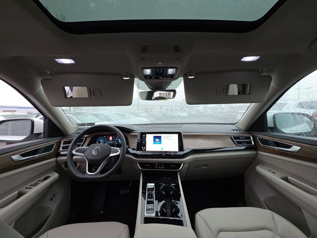 2026 Volkswagen Atlas 2.0T SE w/Technology White/off-white at Sutliff Volkswagen