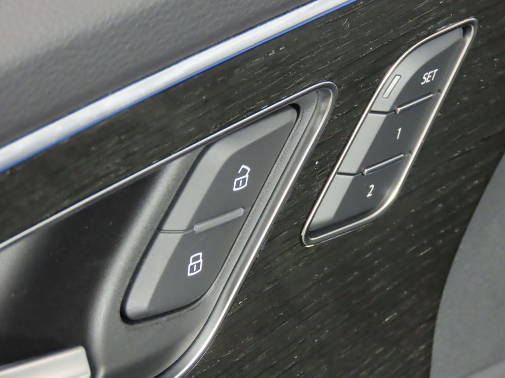 Thumbnail: 2025 Audi Q7 - 28