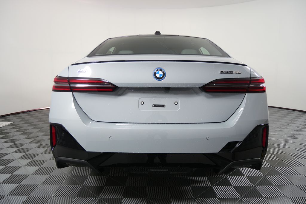 2026 BMW i5 eDrive40 4