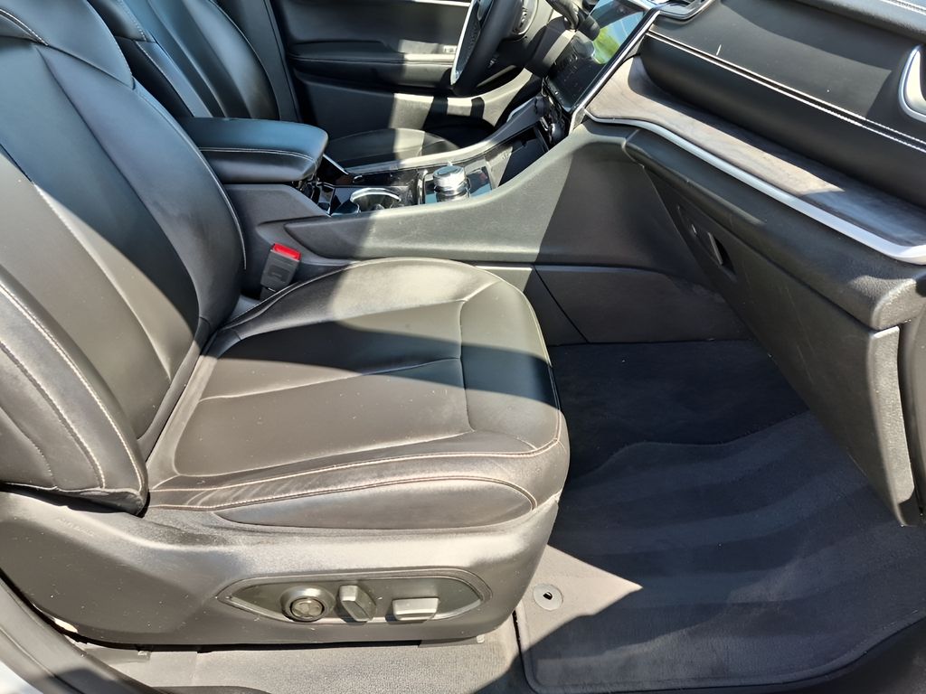 Used 2023 Silver Jeep Limited image 16