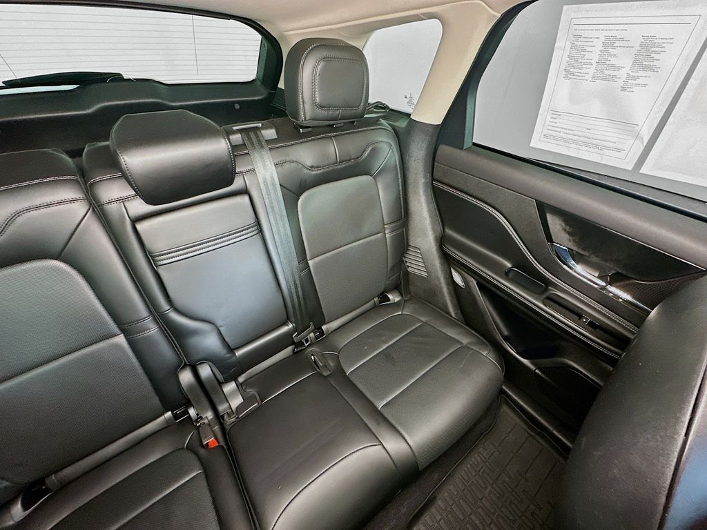 Used 2023 Gray Lincoln Grand Touring image 14