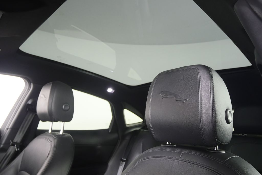 Thumbnail: 2021 Jaguar E-Pace - 9