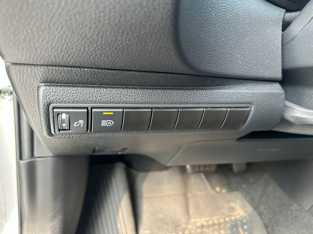 2024 Toyota Corolla LE 17
