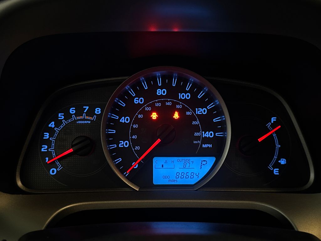Used 2013 Black Toyota XLE image 23