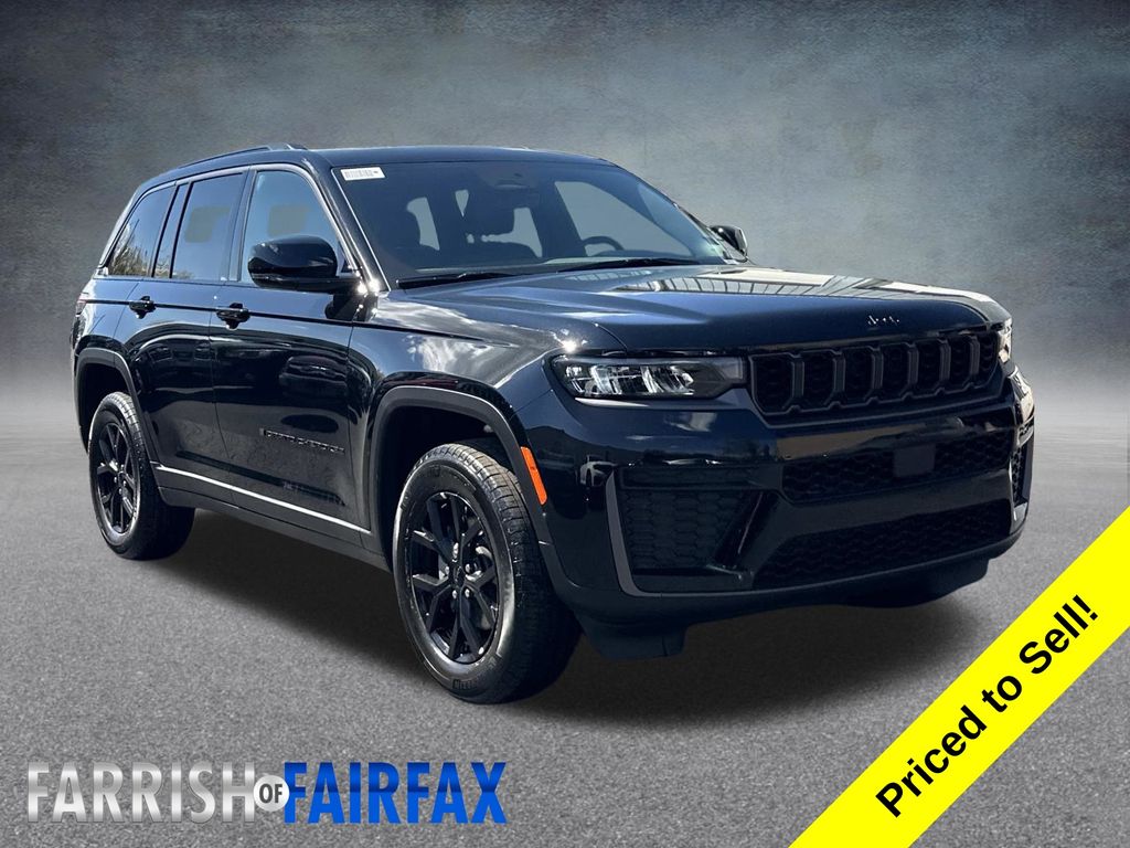 Diamond Black Crystal Pearlcoat 2026 Jeep Grand Cherokee SUV / Crossover Four-Wheel Drive 8-Speed Automatic