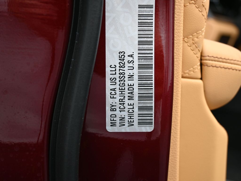 New 2025 Velvet Red Pearlcoat Jeep Summit Reserve image 20