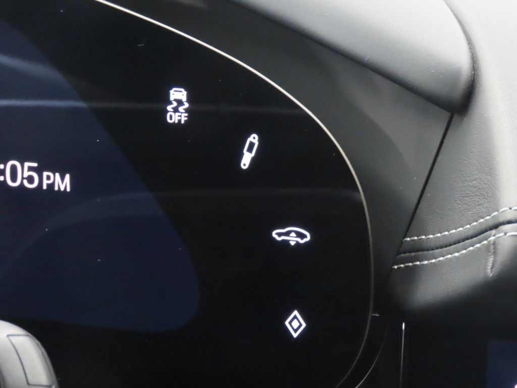 Thumbnail: 2022 Porsche Taycan - 23