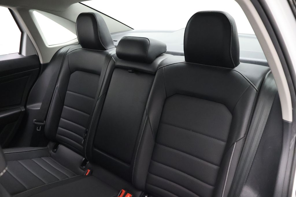 Thumbnail: 2022 Volkswagen Jetta - 18