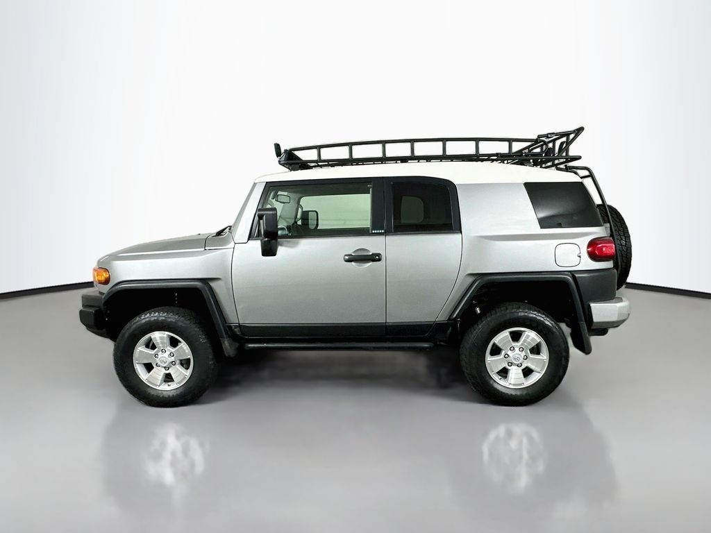 Thumbnail: 2010 Toyota FJ Cruiser - 8