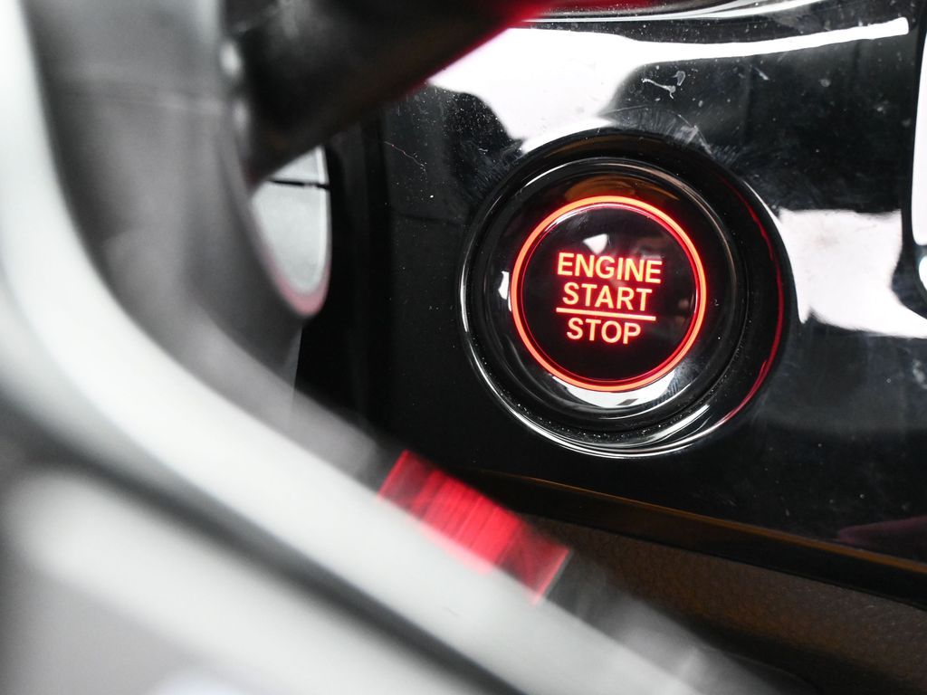 Used 2025 Platinum White Pearl Honda LX image 28