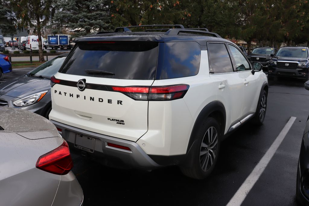 2024 Nissan Pathfinder Platinum 3