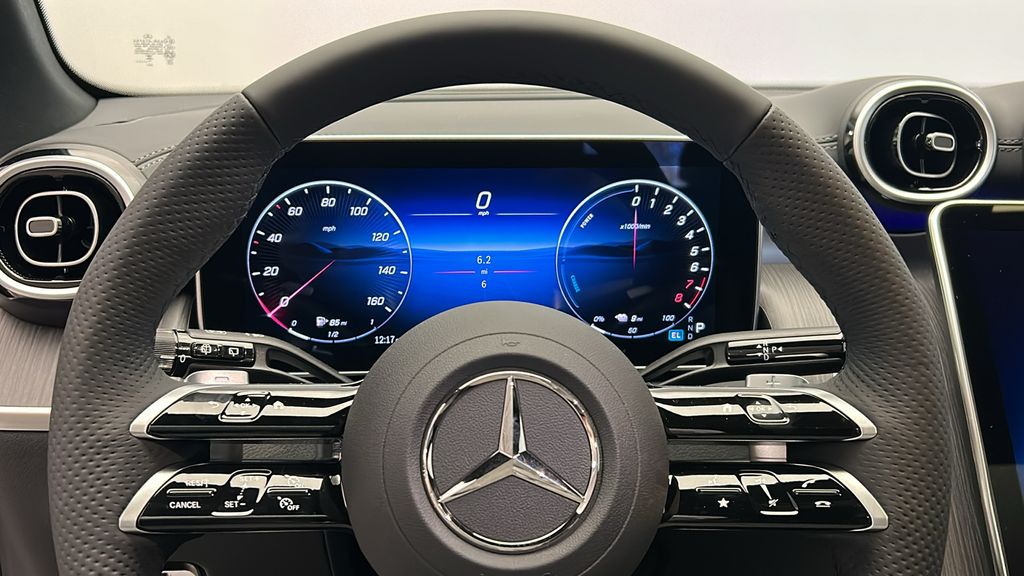 2025 Mercedes-Benz GLC 350 11