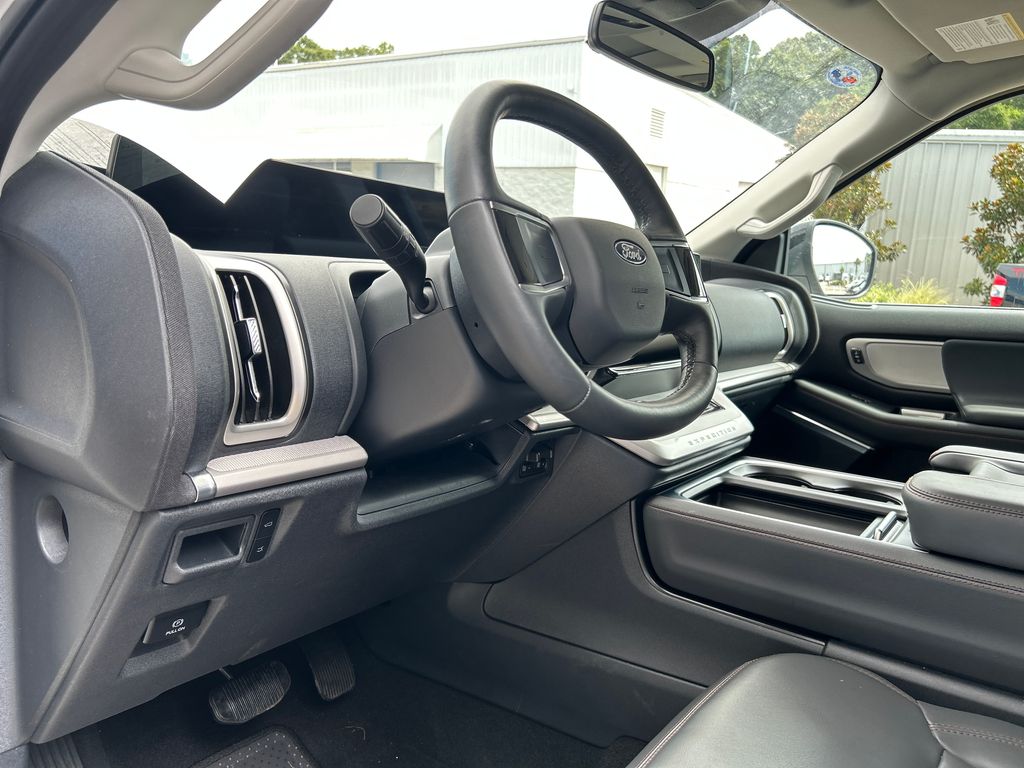 Used 2025 White Ford Active image 10