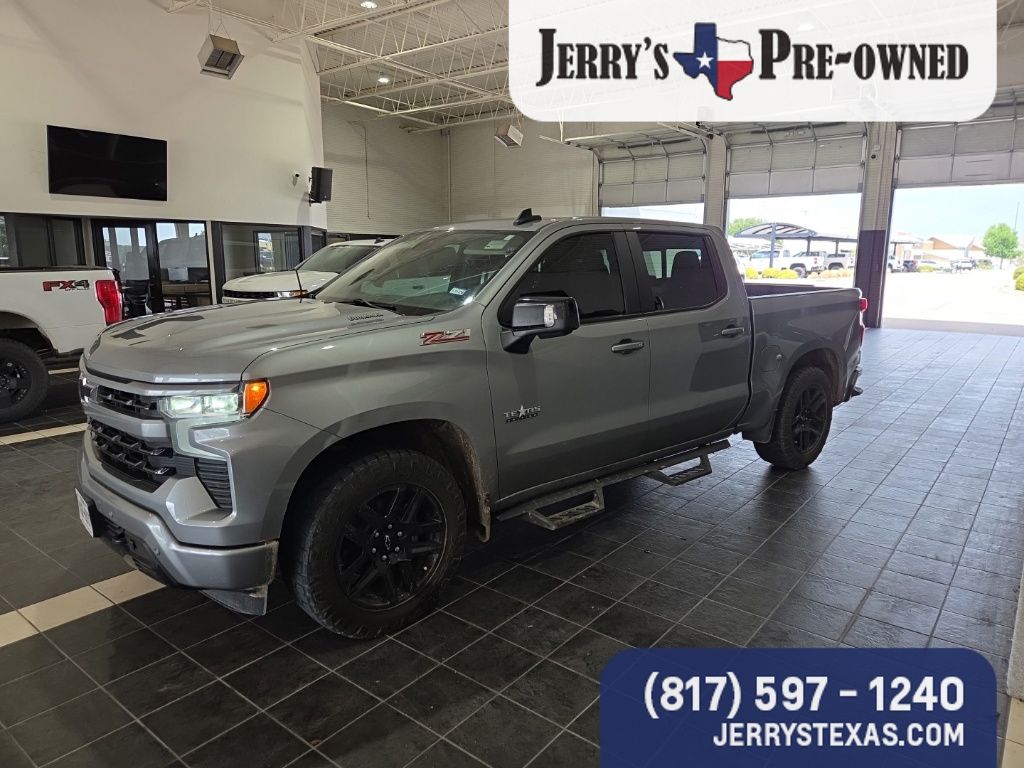 Sterling Gray Metallic 2025 Chevrolet Silverado 1500 Pickup Truck Four-Wheel Drive 8-Speed Automatic