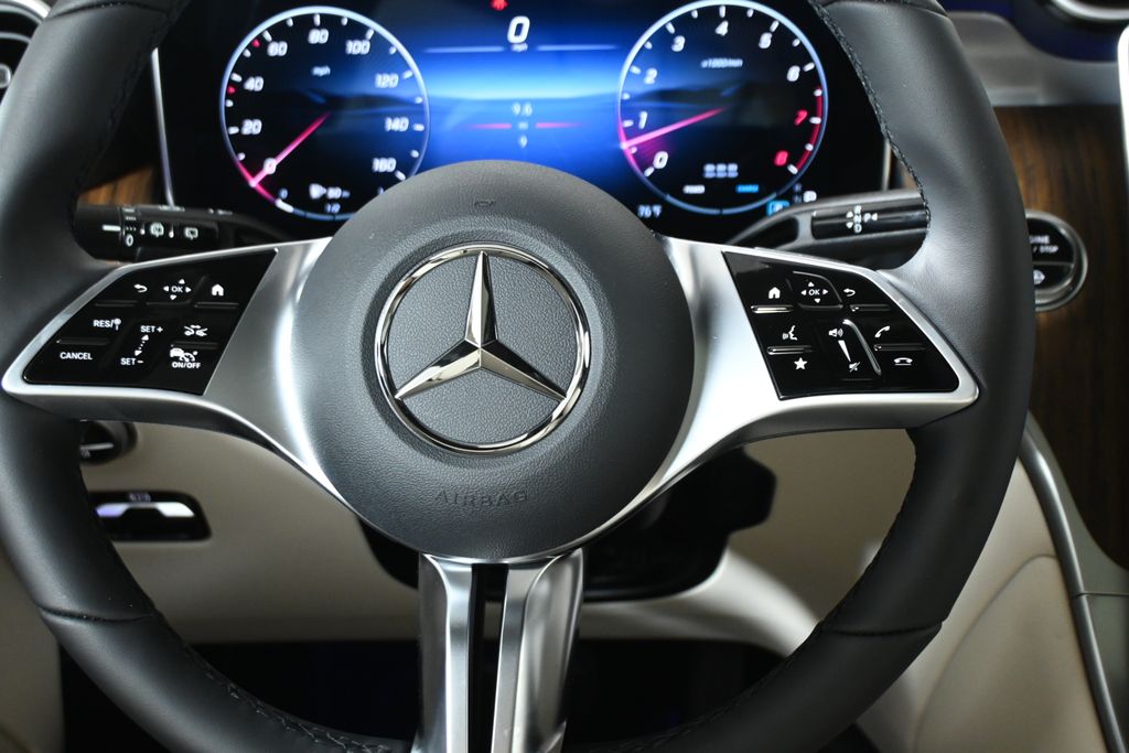 Thumbnail: 2027 Mercedes-Benz GLC - 18