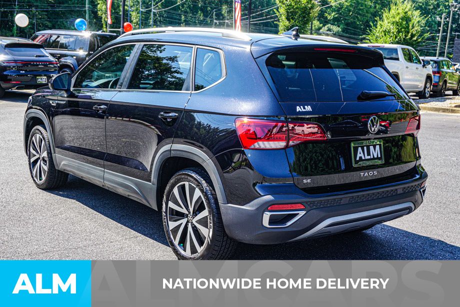 2024 Volkswagen Taos SE photo 2