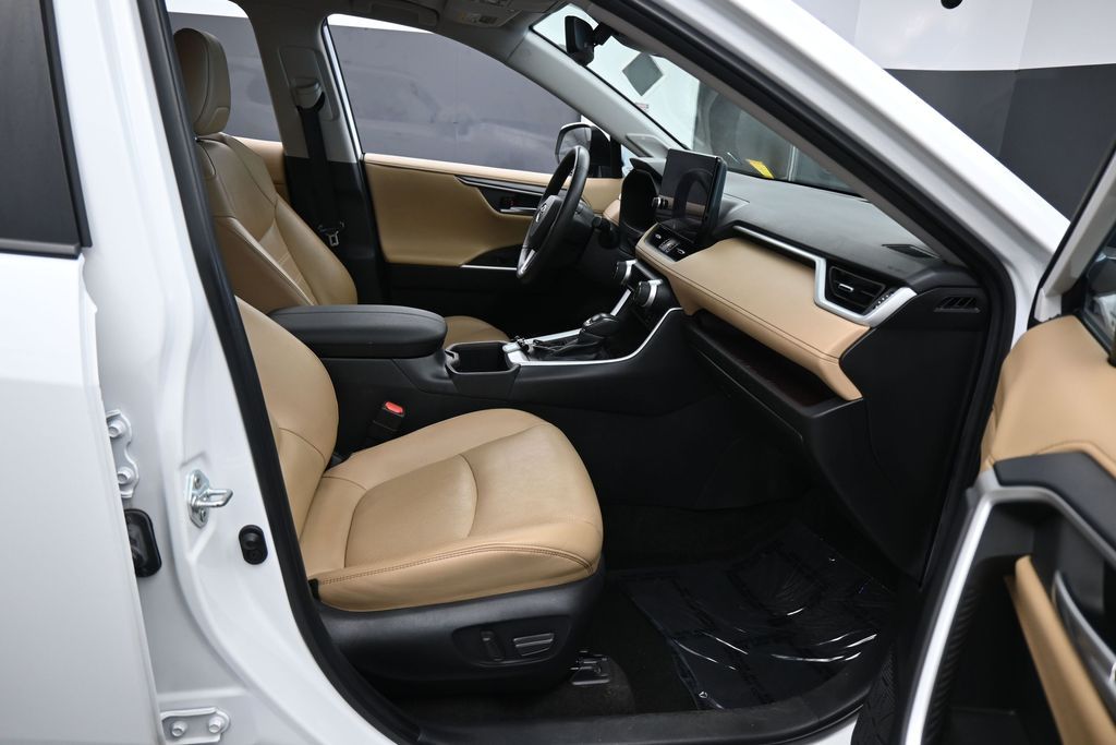 2023 Toyota RAV4 Limited - Photo 40