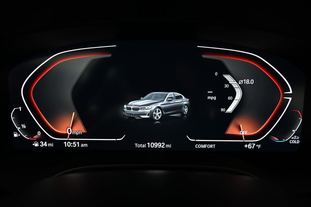 Thumbnail: 2022 BMW 5 Series - 26