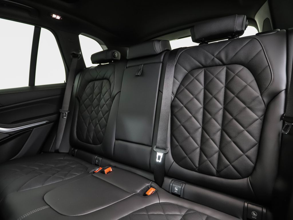 Thumbnail: 2026 BMW X5 - 23