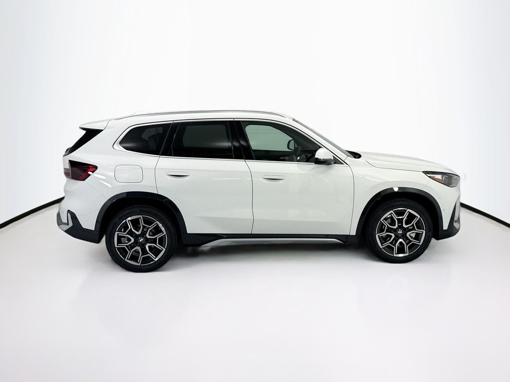 New 2027 White BMW xDrive28i image 4