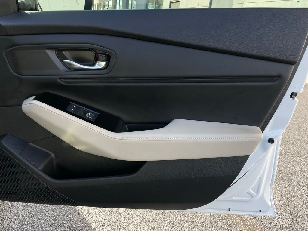 Thumbnail: 2023 Honda Accord - 30