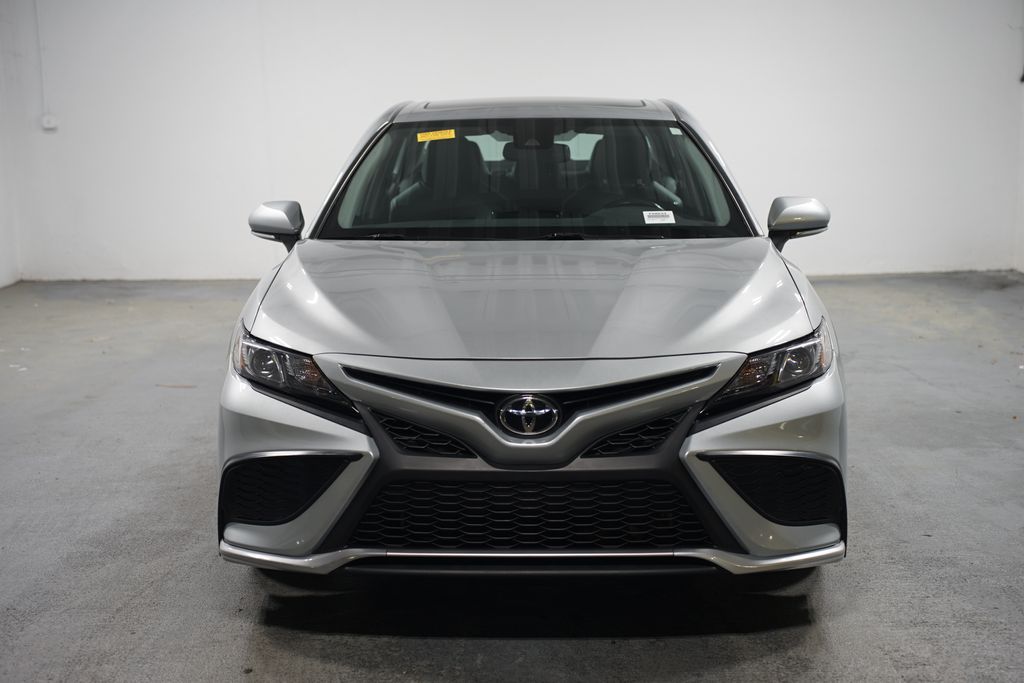 2022 Toyota Camry SE 2