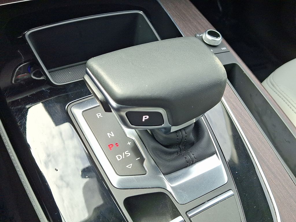 Thumbnail: 2022 Audi Q5 - 16