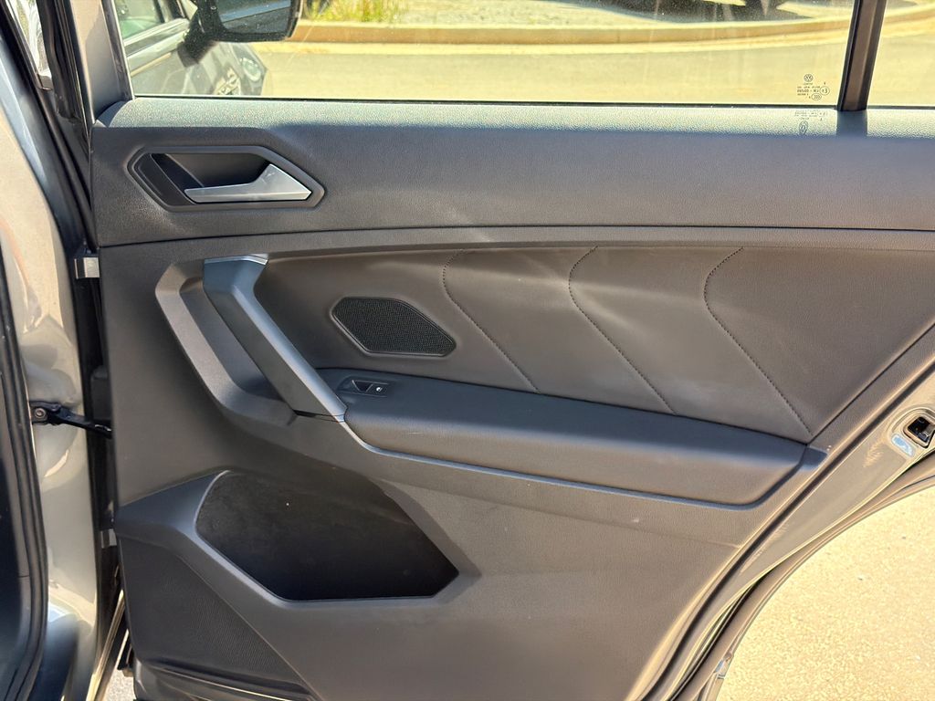 Used 2019 Gray Volkswagen 2.0T SEL Premium R-Line image 16