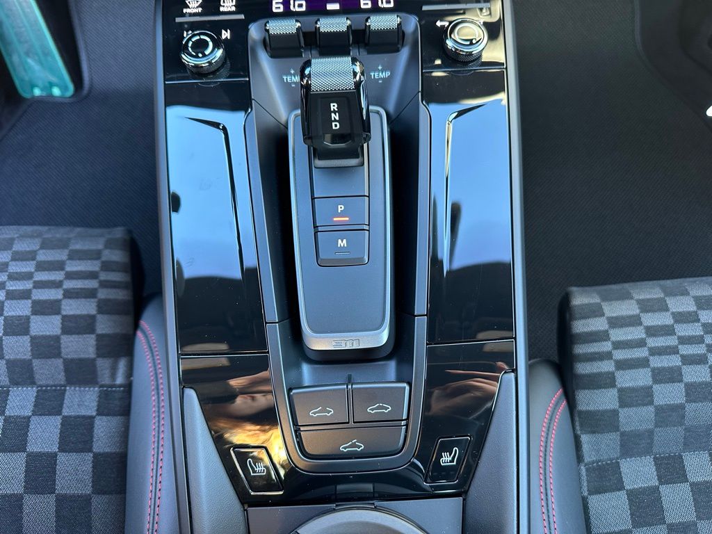 Thumbnail: 2026 Porsche 911 - 27