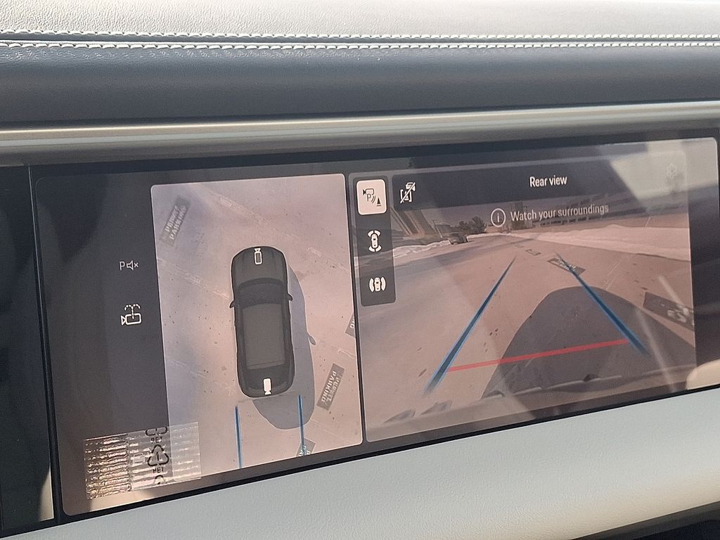 Thumbnail: 2026 Porsche Macan - 19