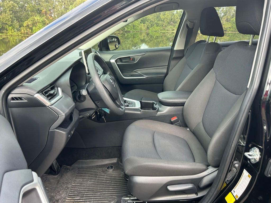 Thumbnail: 2025 Toyota RAV4 - 14