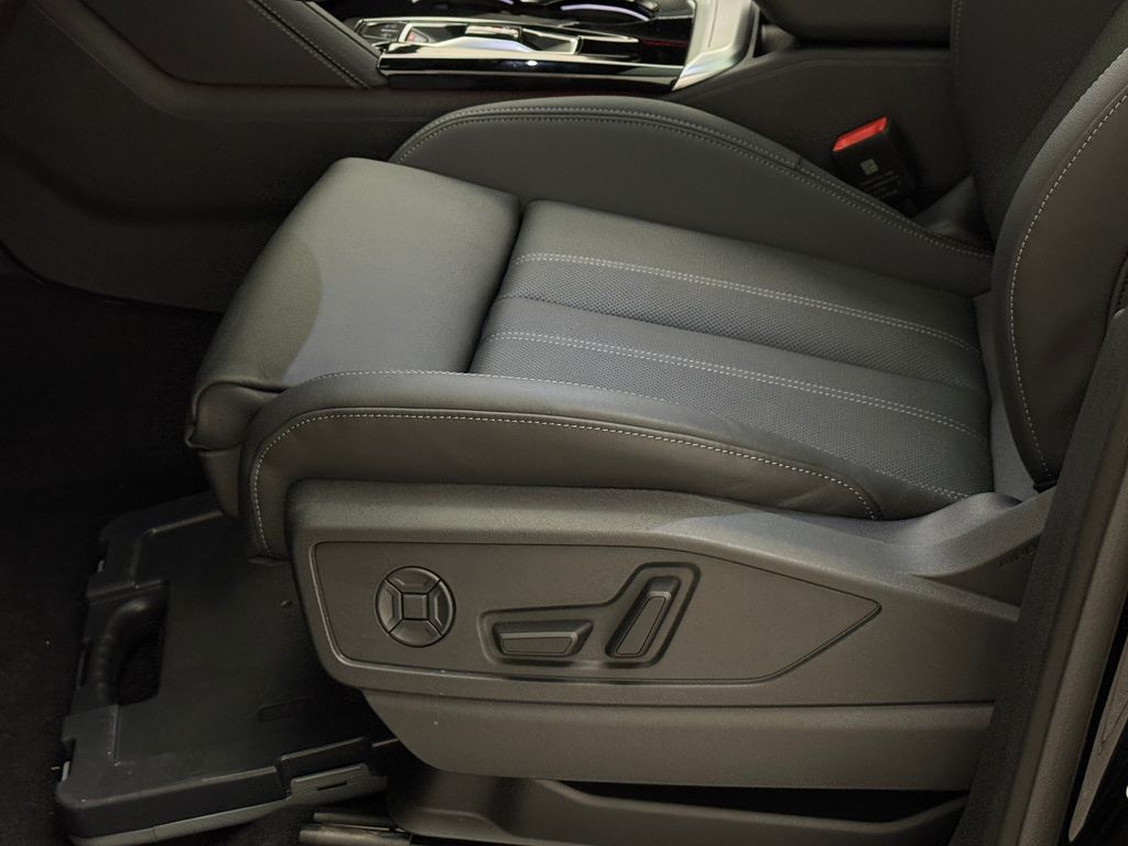 Thumbnail: 2025 Audi Q5 - 26