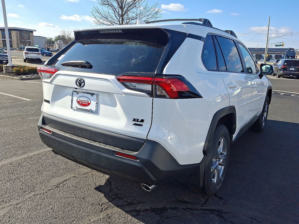 Thumbnail: 2025 Toyota RAV4 - 4