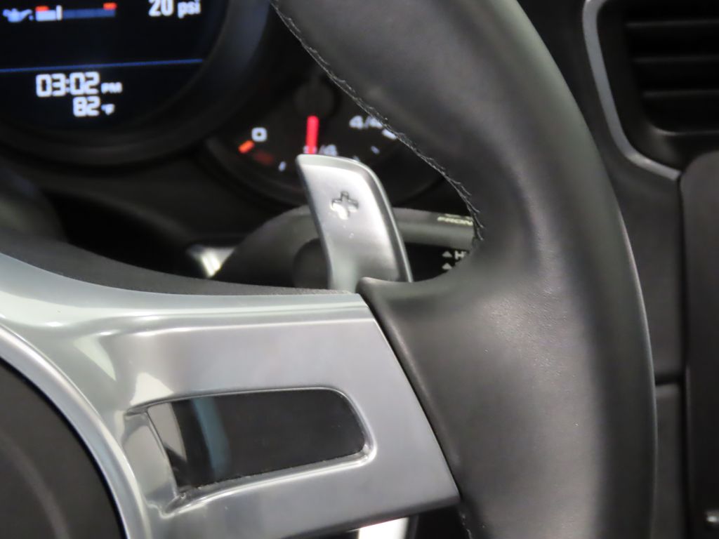 Thumbnail: 2016 Porsche 911 - 21