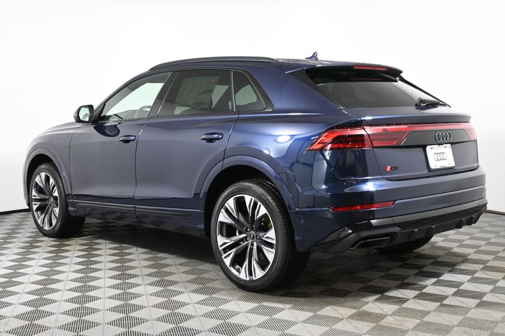 2025 Audi Q8  5