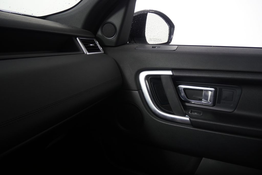 2018 Land Rover Discovery Sport SE 26