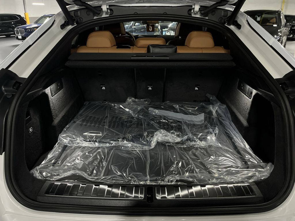 Thumbnail: 2026 BMW X6 - 24